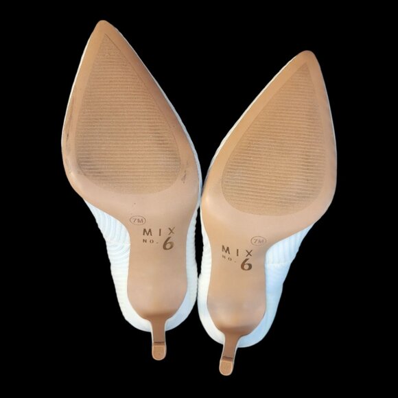 Mix No. 6 White Pump Heels - Picture 7 of 8